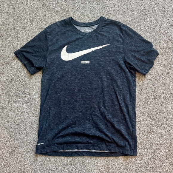 Men's Nike Short-Sleeve, Dri-Fit, M, EUC, Charcoal Gray - Picture 1 of 4
